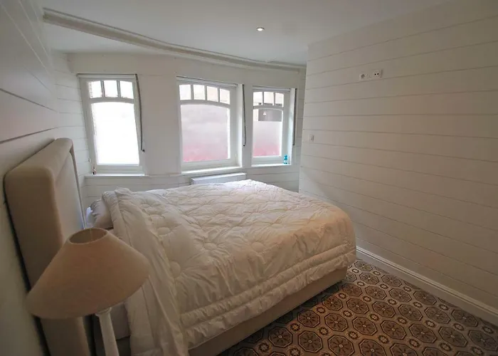 Vakantiehuis Uniek Art Deco Herenhuis *